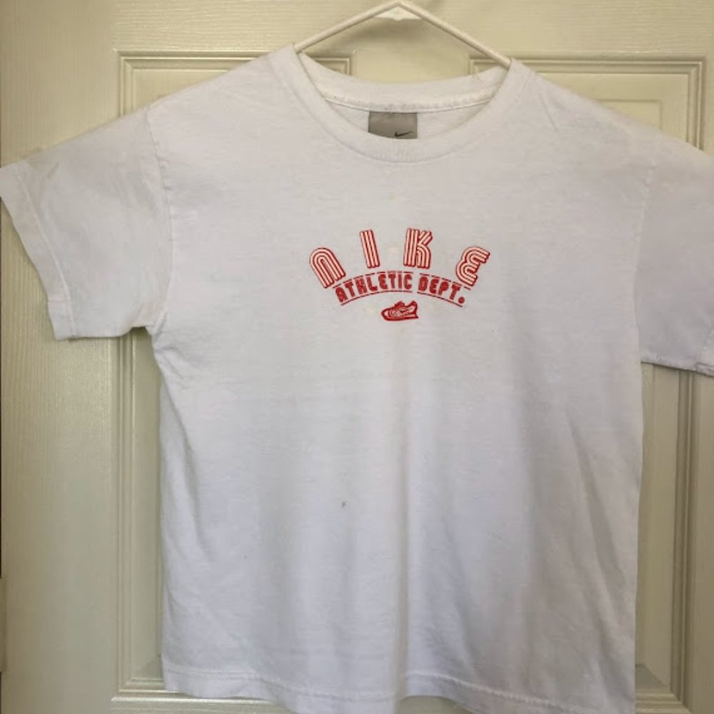 Women NIKE round neck white short sleeves t-shirt